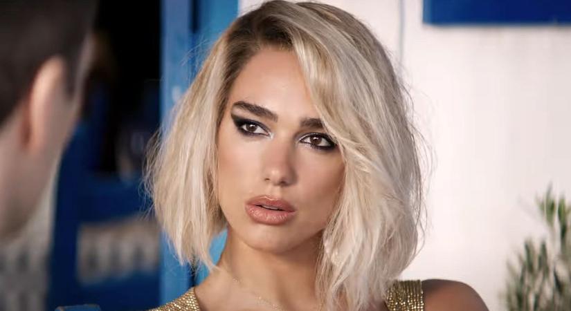 Dua Lipa 15 millió dollárra perli a Samsungot, amiért a gyártó az ő arcával próbált meg TV-ket eladni