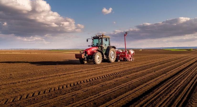 Elöregedés, közétkeztetés, aszály: „őszinte beszédre” és agrárfordulatra készül a Tisza minisztere