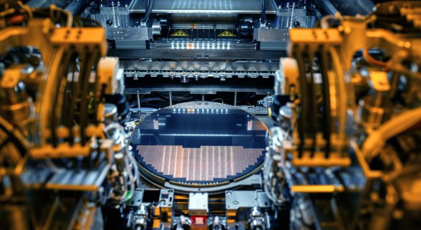 WSJ: Apple processzorokat fog gyártani az Intel