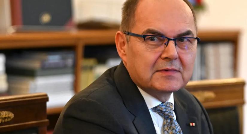 Lemondott Bosznia-Hercegovina főképviselője, aki többször is az ország szétesésére figyelmeztetett