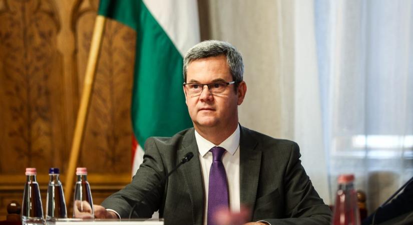 Hegedűs Zsolt Takács Péternek: Ön egy áruló írástudó, az egészségügy Menczer Tamása