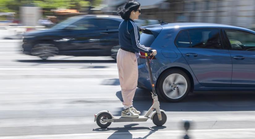 Ismét fellángolt a vita az elektromos rollerekről