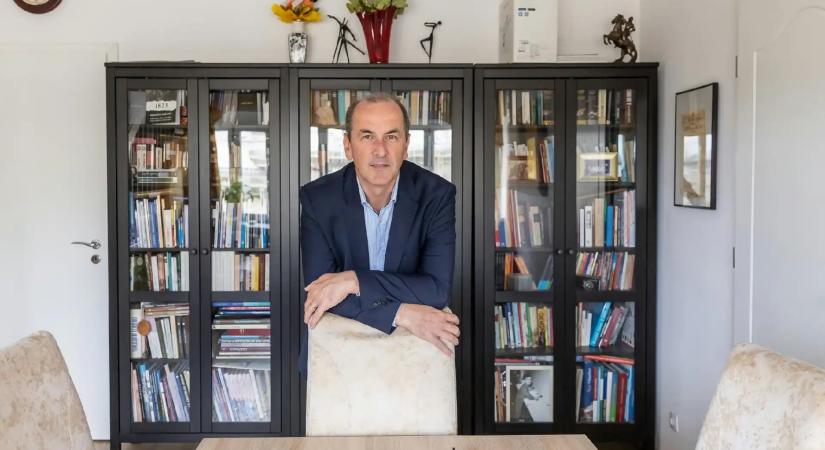Hegedűs Zsolt Takács Péternek: "Ön egy áruló írástudó, az egészségügy Menczer Tamása”