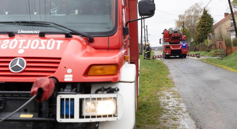 Lángok csaptak fel több helyen is Zalában – perceken múlt, hogy nem lett nagyobb baj