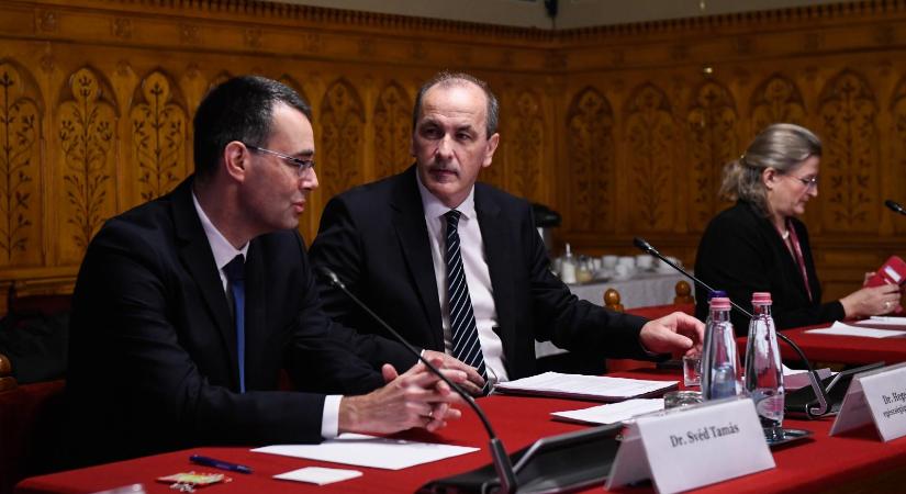 Évi 500 milliárd forint plusz, nyilvános kórházi minőségi mutatók, szuperkórház – Hegedűs Zsolt ígért és beszólt a miniszteri meghallgatásán