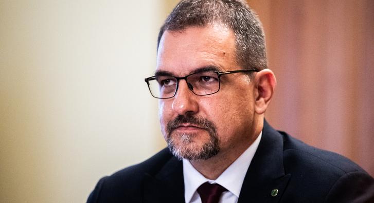 Ezeket a kérdéseket tette fel Pócs János, a szavazásnál tartózkodott