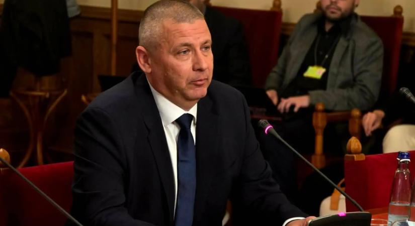 Ruszin-Szendi Romulusz leállítja a csádi missziót és visszavárja az elbocsátott katonákat