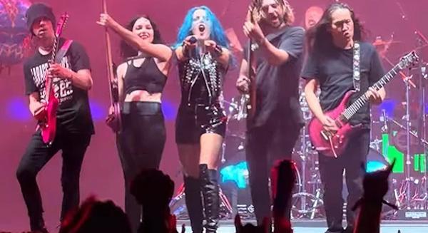 Ilyen volt a DragonForce első koncertje az Arch Enemy egykori énekesnőjével, Alissa White-Gluz-zal (videó)