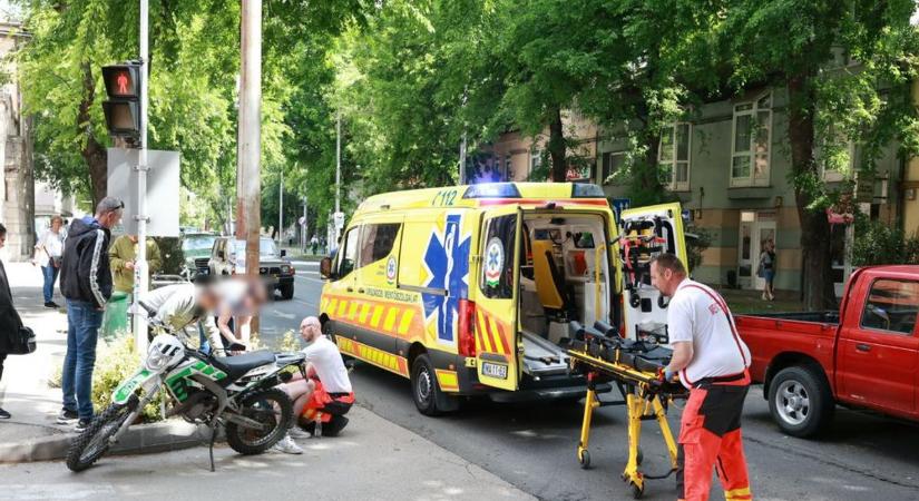 Súlyosan megsérült egy motoros Szekszárdon – ez okozta a balesetet