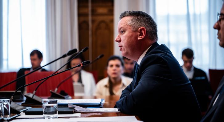 Győzött a tiszás túlerő, Pósfai Gábor egy lépéssel közelebb a belügyminiszteri székhez