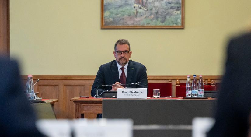 Bóna Szabolcs: a magyar földet hazai kézben kell tartani, a boltokban növelni kell a magyar termékek arányát