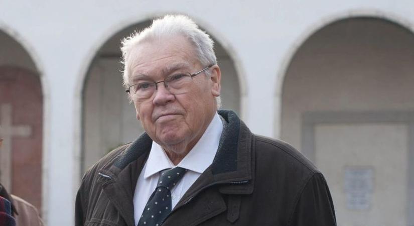 Csurka Istvánnak avatnak emléktáblát Budapesten