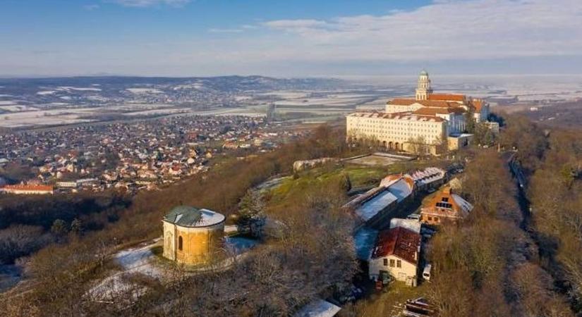 Megújítják a Tóthegy utcát Pannonhalmán