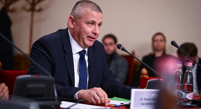 Ruszin-Szendi Romulusz: Visszaveszünk mindenkit, aki szolgálni akar, nem mennek magyar katonák Csádba