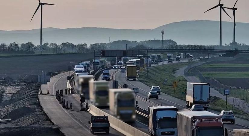 Döbbenetes videó - Életet mentett a betonfal