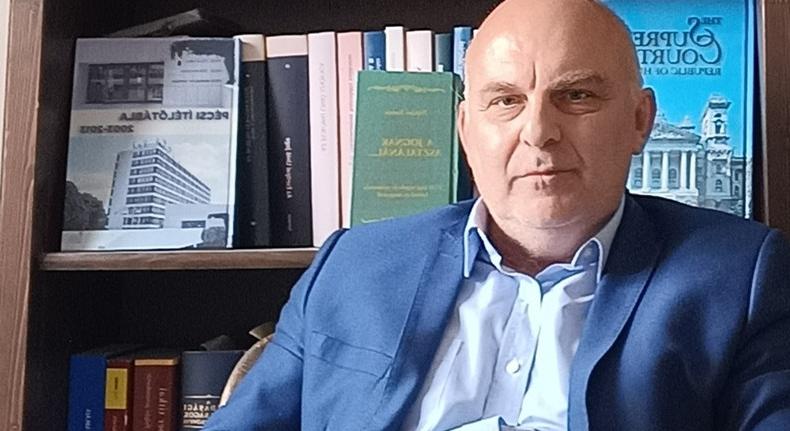 Felfedte magát a Vidéki prókátor, aki kirobbantotta a kegyelmi botrányt