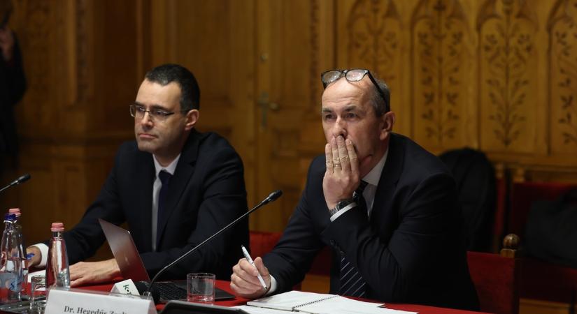 Éles szóváltásba keveredett Hegedűs Zsolt és Takács Péter: „Ön az egészségügy Menczer Tamása”