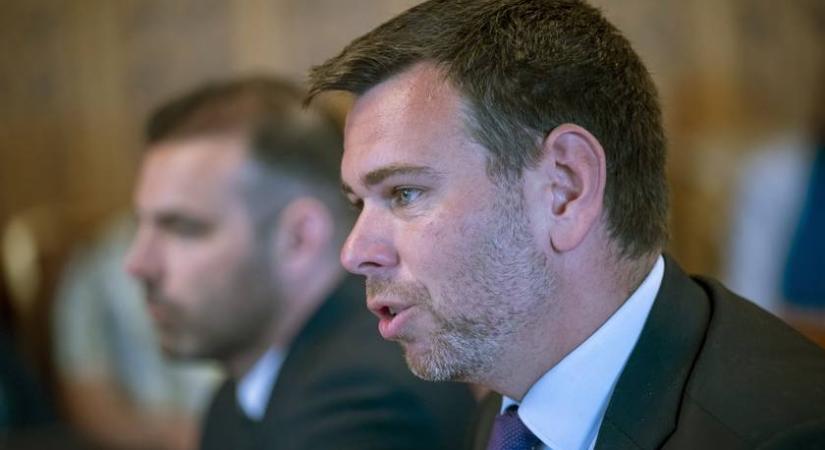 Vitézy Dávid a MÁV helyzetéről: a vasútrombolás korát le kell zárni