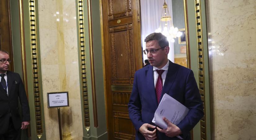 Gulyás Gergely: Eddig egy miniszterelnök sem érezte úgy, hogy a győzelme egyben felhatalmazás a közjogi méltóságok leváltására