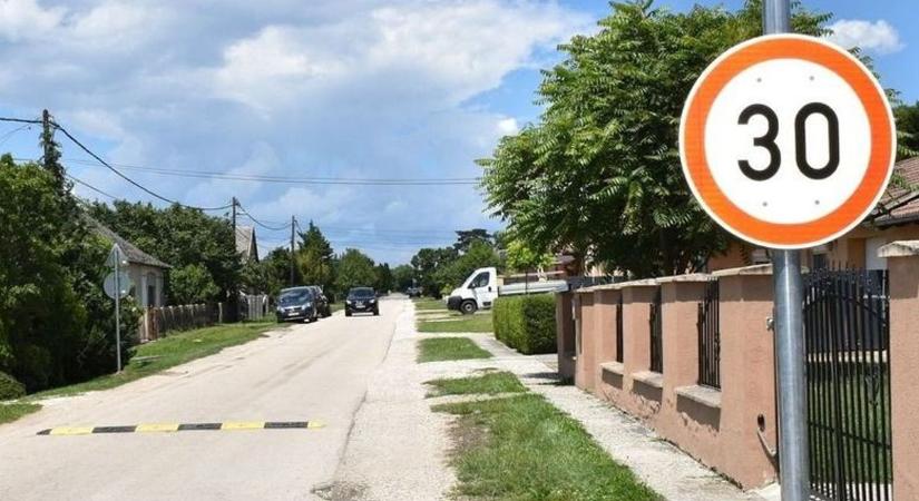 Új fekvőrendőrök lassítják a forgalmat: két utca érintett