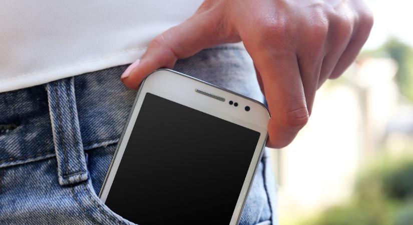 4 hely, ahol nem szabad tárolni a mobiltelefonodat