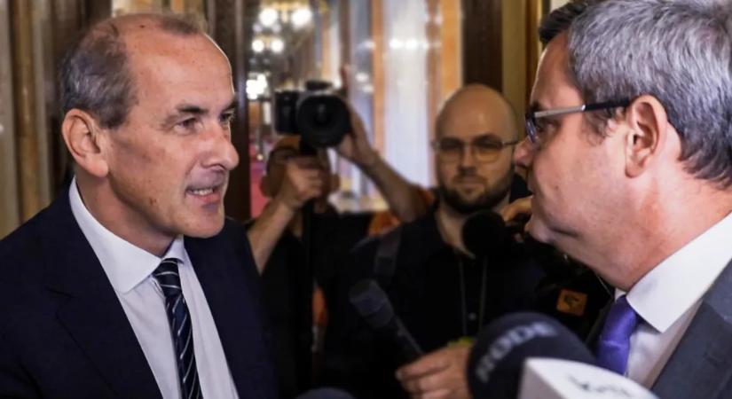 Hegedűs Takácsnak: Ön egy áruló írástudó