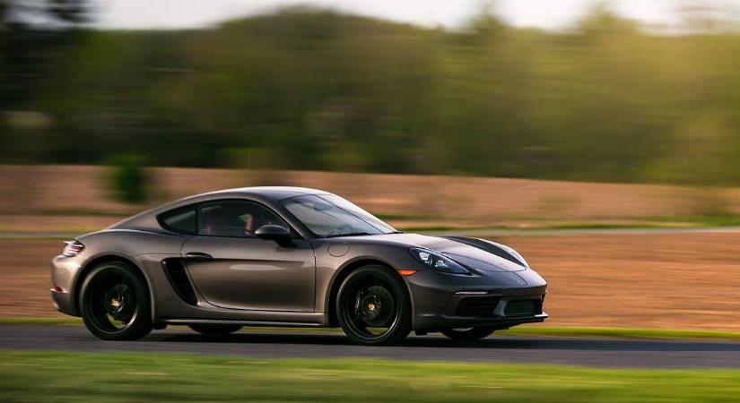 Fájdalmas leépítéseket kezd a Porsche