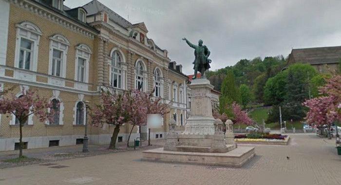 Betekinthetünk a miskolci belváros épületeibe