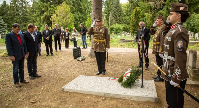 Az utókor sem feledheti emlékét