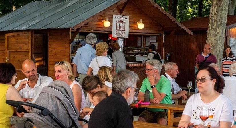 Közeleg a Balatoni Hal- és Borünnep – Három nap gasztronómia és zene Füreden