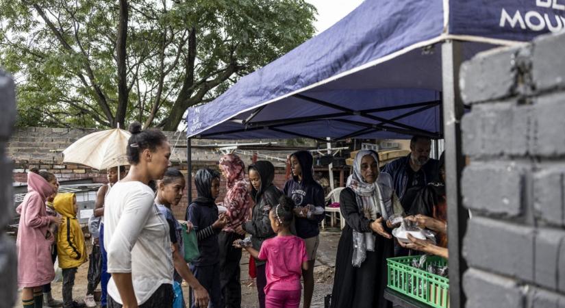 ENSZ: Heteken belül súlyos humanitárius válságot okozhat, ha nem engedik át a Hormuzi-szoroson a műtrágyát szállító hajókat