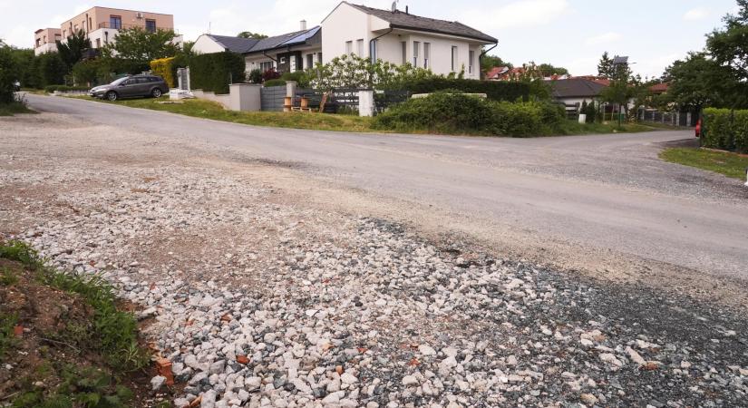 Soproni azbesztszennyezés: 34 önkormányzati útszakasz esetében rendelt meg mérést a polgármester