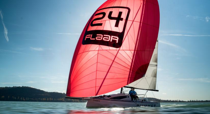 Német szakmai díjat nyert a magyar fejlesztésű Flaar 24 – a karbon sport-túrahajó Magyarországon már önálló one design osztályként szerveződik