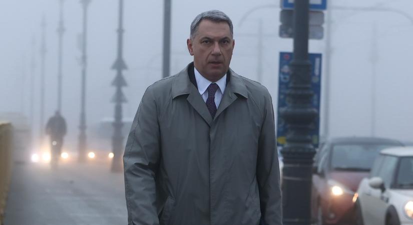 Lázár Jánosba fideszes párttársa szállt bele az V. kerületi ingatlanvita kapcsán