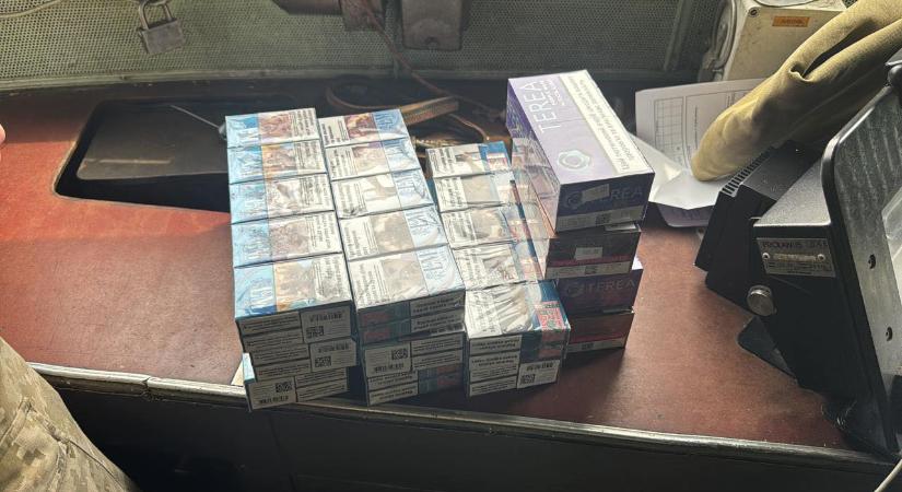 Csempészcigarettát találtak a mozdonyvezetőnél Csapon