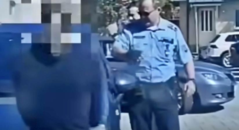 Autóba szorult kislányt mentettek a tapolcai rendőrök – videó