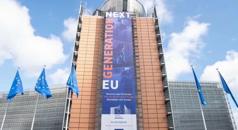 „Ambiciózus, de nem lehetetlen” – mondták a Reutersnek uniós forrásból a helyreállítási EU-alap teljes megmentéséről
