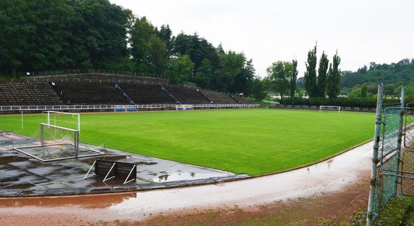 Ismét ingatlanhirdetésben bukkant fel a patinás magyar futballstadion - már közel 100 millióval olcsóbban árulják