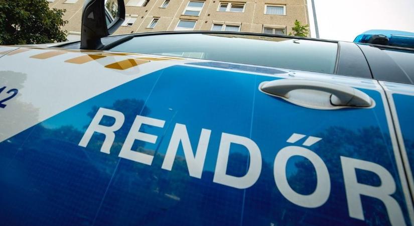 Újabb baleset Pécs belvárosában: két autó ütközött a forgalmas kereszteződésben