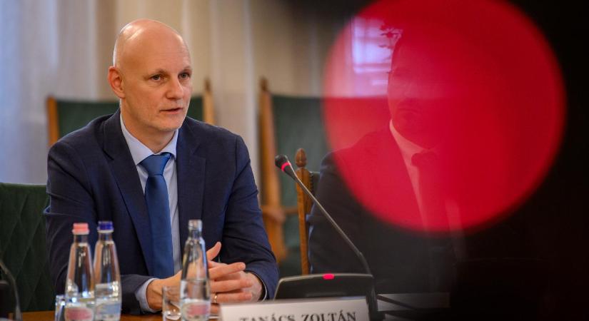 Kivezetné a Kréta-korból az országot Tanács Zoltán