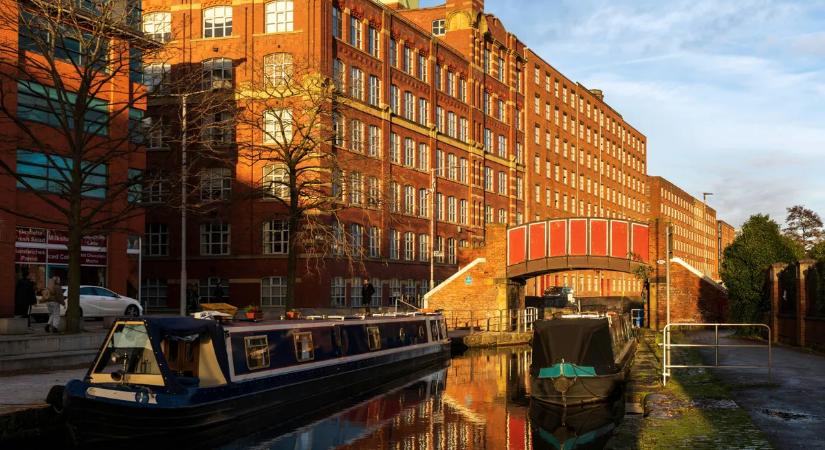 Vegyi incidens miatt zárták le egy utcát Manchesterben