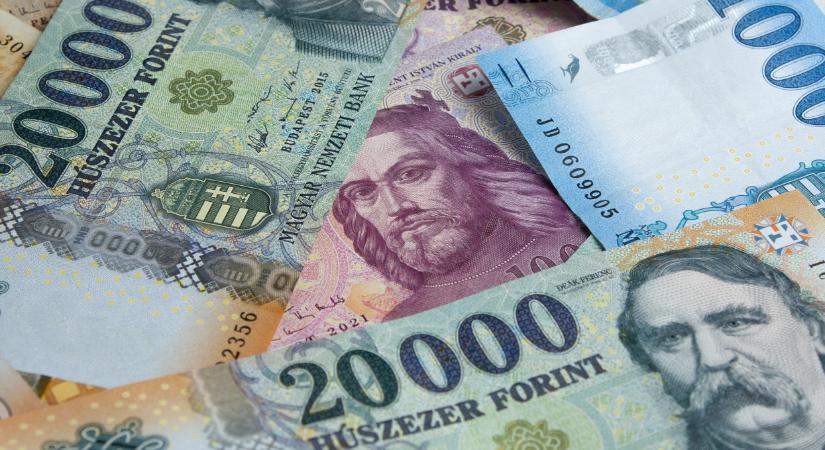 Elképesztő fordulat a devizapiacon: kora estére meglepőt lépett a hazai fizetőeszköz