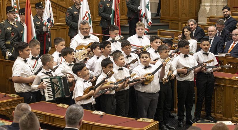 „Úgy érzem, hogy azon az árkon, ami a társadalmunkban van, most egy kis gyaloghidat tudtunk képezni”