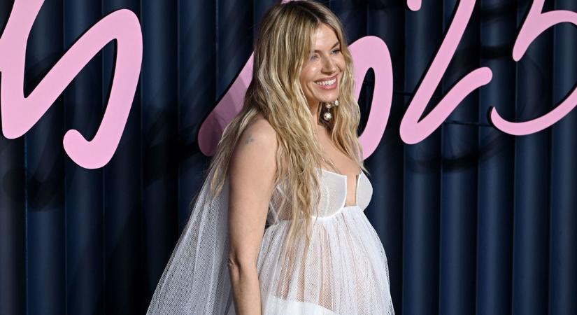 Gólyahír: Megszületett Sienna Miller harmadik gyermeke