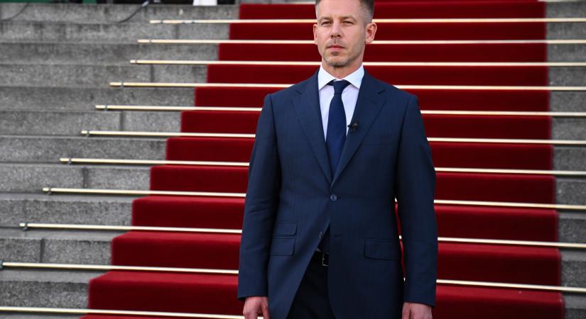 A Karmelitához ment Magyar Péter több miniszterrel