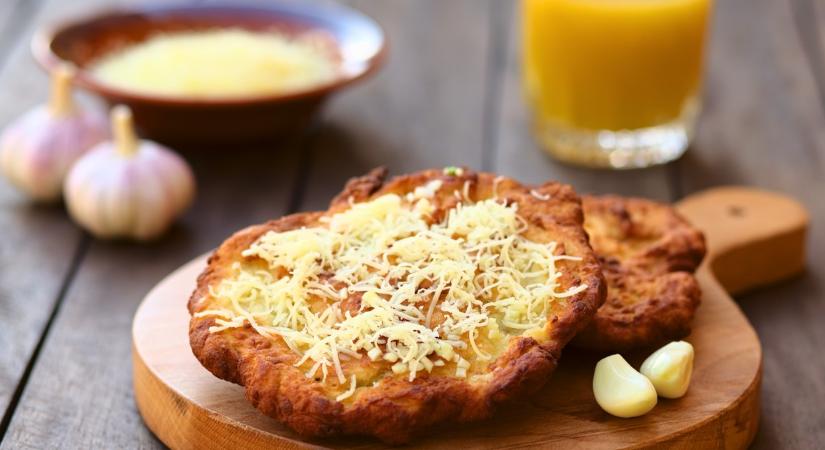 Ami mindenkit foglalkoztat: Ilyen áron lesz idén a balatoni lángos