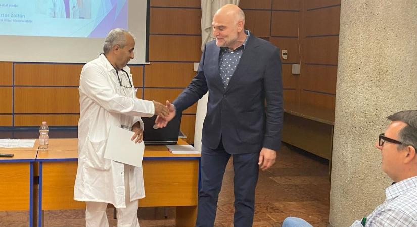 A hivatás elismerése: dr. Al-Sheraji Mohamed lett az Év embere Dunaújvárosban