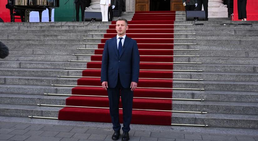 A köztársaság legyőzte a köztársaságot. Eredmény: köztársaság. Bravó, Csintalan!