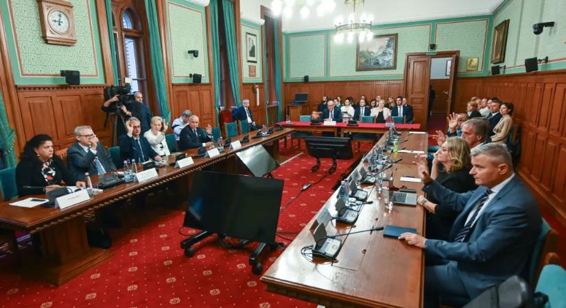 Ma is meghallgatnak hat leendő minisztert, délután jön a miniszteri eskütétel, éjféltől pedig az új kormány