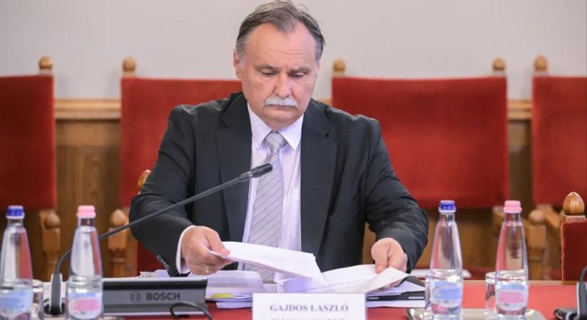 Gajdos László a szombathelyi azbesztszennyezés helyszínére látogat